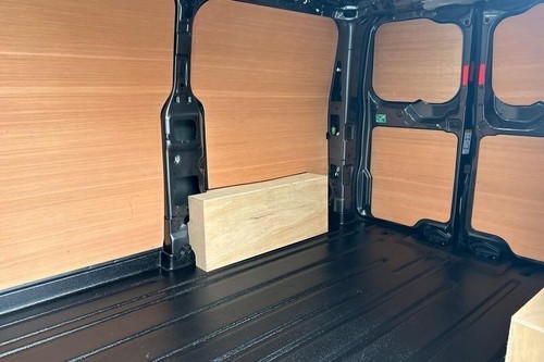 2024 Ford E-Transit 320 LIMITED L1 SWB RWD 100kW 65kWh H1 LOW ROOF AUTO Automati - Picture 4 of 24