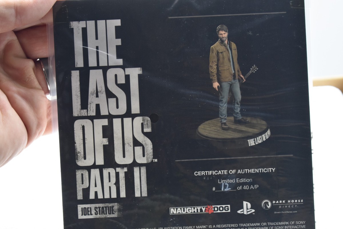 Figurine THE LAST OF US - Ellie avec pistolet - Buste 19cm