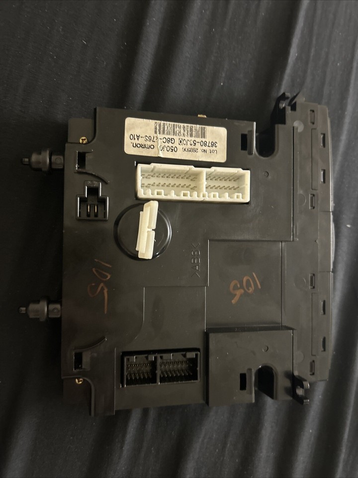 2003 2007 Suzuki Grand Vitara XL7 Hazard Light Dash Clock Unit 36780