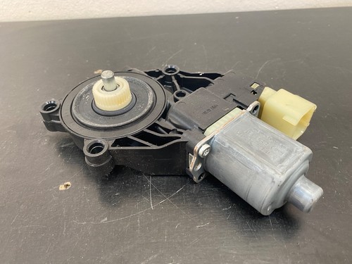 FORD FIESTA MK7.5 DRIVERS SIDE RIGHT FRONT ELECTRIC WINDOW MOTOR 8A61-14553-B - Picture 2 of 12