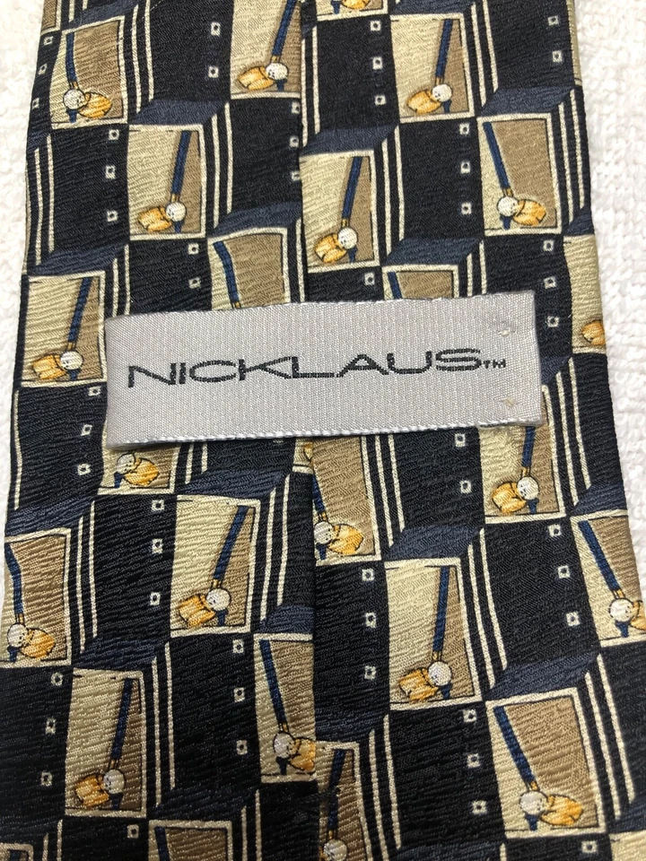 Gravata masculina NICKLAUS CINZA DOURADO PRETO COM TEMA DE GOLFE 3,75 X 58 - Imagem 4 de 4