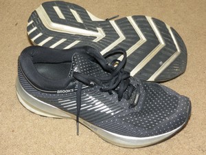 brooks levitate womens 8.5