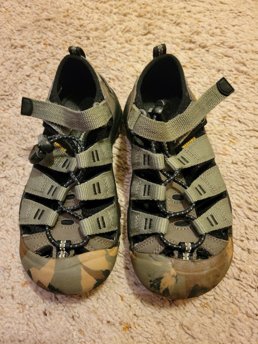 KEEN Sandals NEWPORT H2 Easy to Walk RETRO ACO CAMO Print Seek Indonesia | Easy comfort meets timeless design. The  main image 3