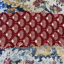 HOUSE & GARDEN Red/Maroon Beige Fan Table Runner.  (19)