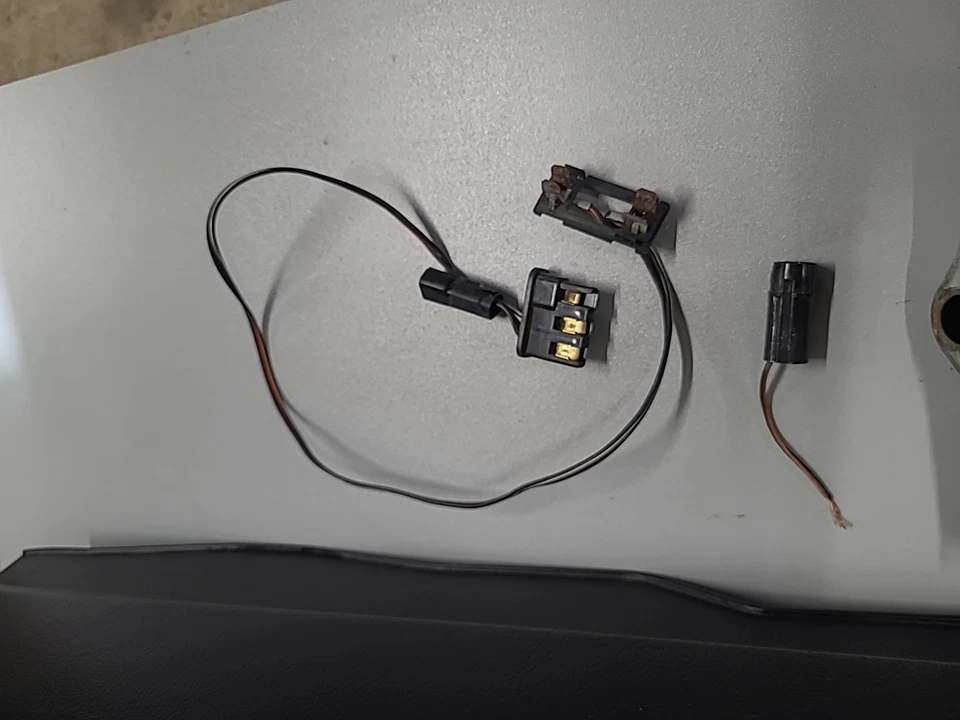 1964 CHEVROLET IMPALA SS CENTER CONSOLE FOR COLUMN SHIFT CARS - Image 4 of 4