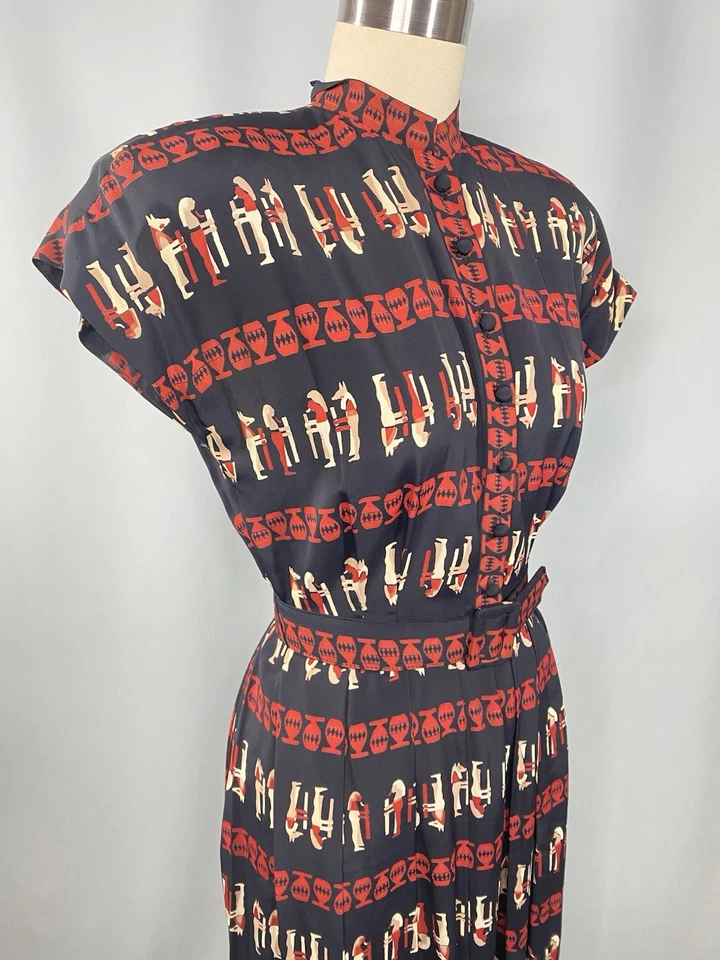 Vestido Vintage TALLA EXTRA PEQUEÑO Negro Rojo Egipcio Cuello Alto Años 50 60 Gótico Foto 4 de 4