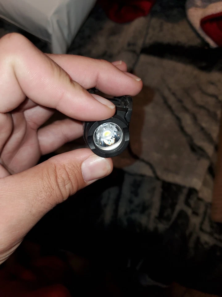 Luz táctica de montaje en riel universal Crimson Trace Rail Master - CMR-209 Foto 2 de 4