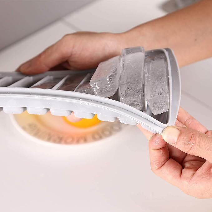 Ice Cube Tray/Mold for Bottles, Cold Drinks, Cocktail - Reusable ice Molds