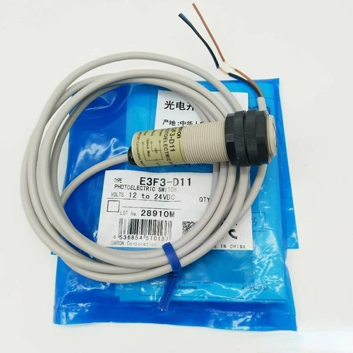 Omron E3F3-D11 Threaded Cylindrical Photoelectric Sensor with Built-in Amplifier