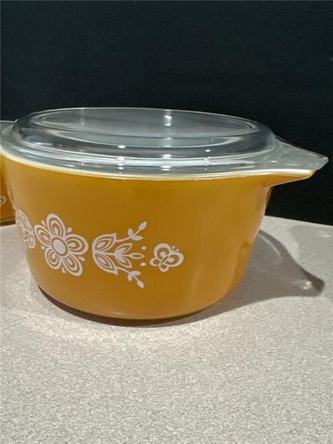 Pyrex Butterfly Gold-1 Pint 471 and 1 qt. 473-Baking With Lids - Picture 2 of 6