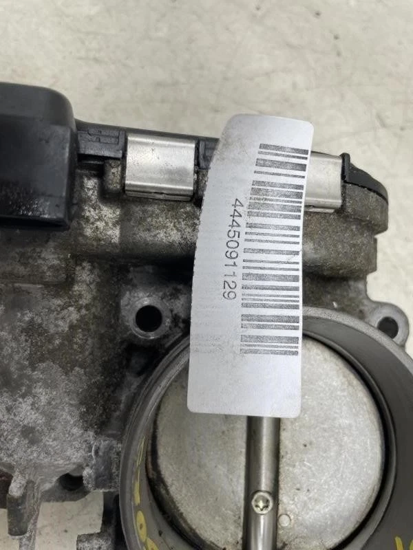 Chrysler Crossfire Limited 2006 carrocería del acelerador OEM+ Foto 2 de 4