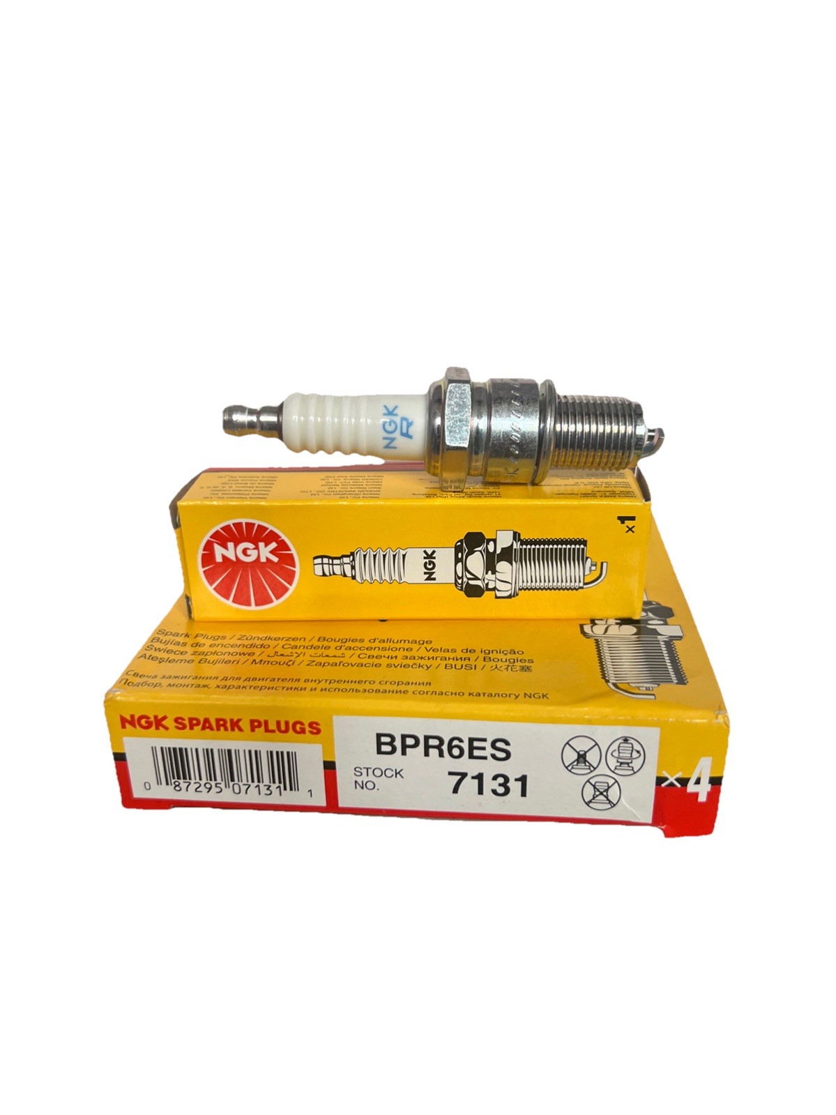 Set of 4 Spak Plugs NGK Standard Spark Plug BPR6ES, 7131