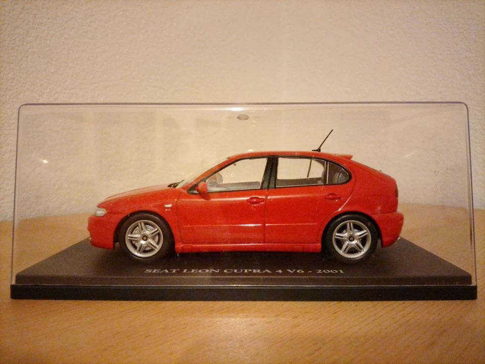 SEAT LEON CUPRA 4 V6, 2001, LEO-MODELS, 1:24, ROT, IN VITRINE, NEUW., RAR. - Bild 4 von 4