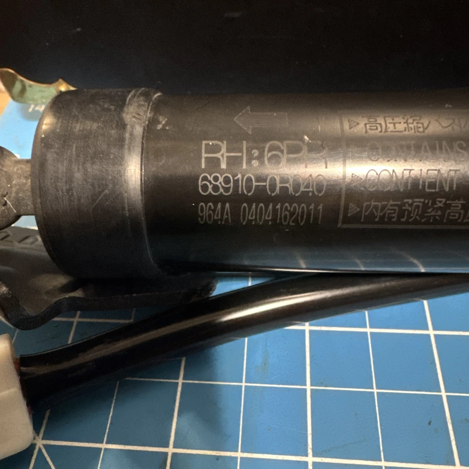 Apoio de suspensão Toyota Rav4 destro direito 68910-0R040 fabricante de equipamento original 4006 2013-2018 - Imagem 2 de 4