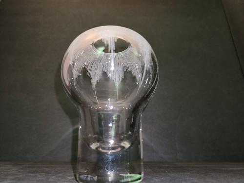 Etched MCM Art Glass Crystal Vase Signed Johansfors Orup, Designed by Bengt Orup - Picture 6 of 7