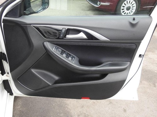 Infiniti Q30 1.6T SE 5dr Petrol - Picture 19 of 20