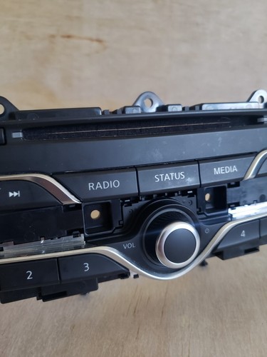 17-19 INFINITI QX30 DASH RADIO MULTIMEDIA CD/PLAYER OEM - Picture 2 of 10