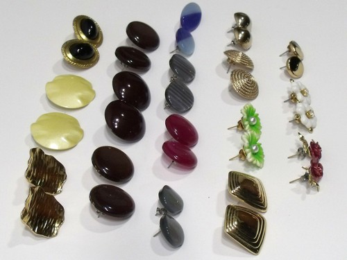 Lote surtido vintage de 17 pares de pendientes perforados - Imagen 7 de 10