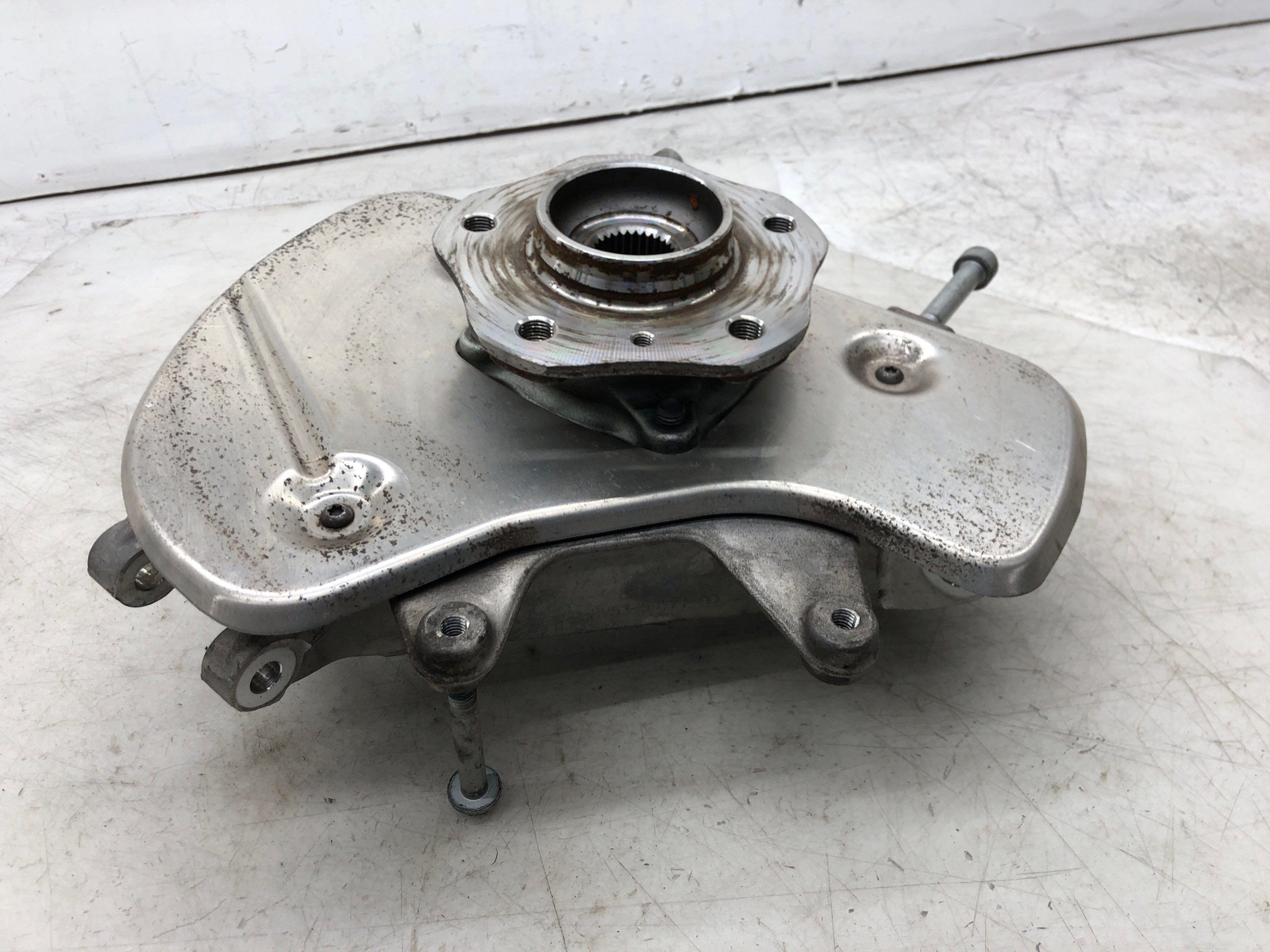 2019-2023 ASTON MARTIN VANTAGE LEFT REAR SPINDLE KNUCKLE HUB HY53-5A971-AD OEM