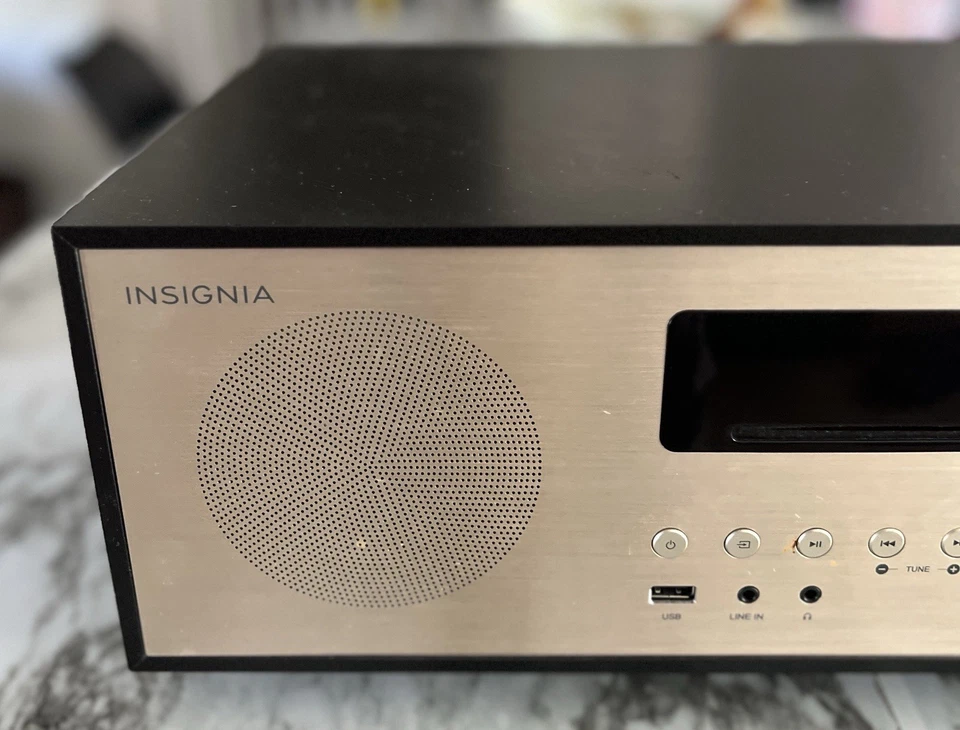 Insignia All-in-One NS-HAIOR18 Shelf System CD Player Bluetooth TESTED & WORKS - Image 2 of 4