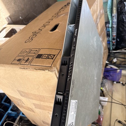 Synology RS820+ NETWORK ATTACHED Storage NAS SAN 2 X 4tb Hdd - Picture 3 of 5