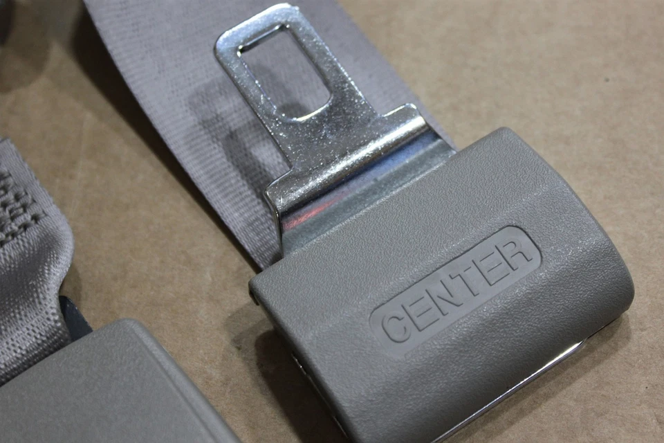 Cinturón de seguridad trasero Saturn SW1 97-9821055572 centro medio izquierdo GM OEM fábrica Foto 4 de 4