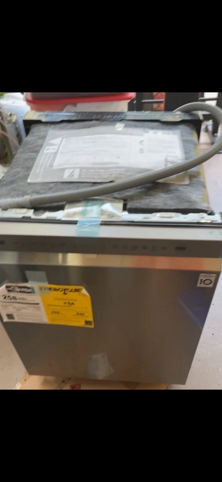 Lavavajillas LG con QuadWash y EasyRack Plus Foto 2 de 4