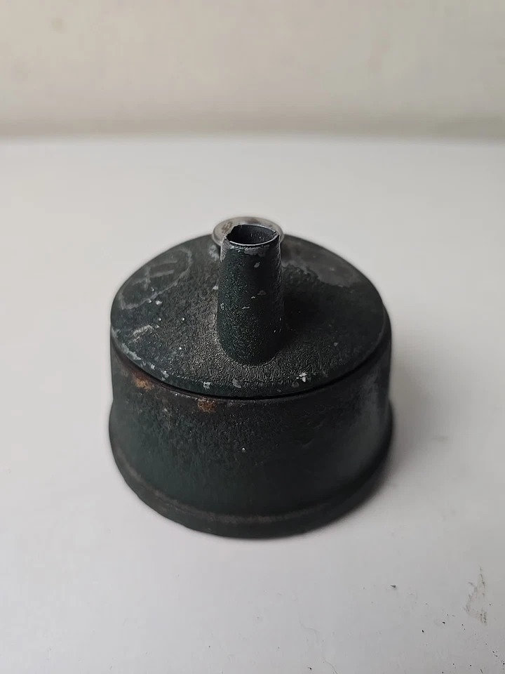 Vintage Keuffel & Esser Co. 1099 Cast Iron Drafting Pencil Sharpener Green - Image 2 of 4