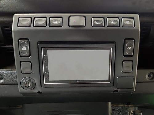 RADIO SURROUND CENTRE CONSOLE DOUBLE DIN KIT DA2898 TO FIT DEFENDER TD5 02-06 - Picture 2 of 2