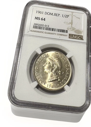 1961 🇩🇴 DOMINICAN REPUBLIC 🇩🇴 1/2 PESO. NGC MS 64 BEAUTIFUL.