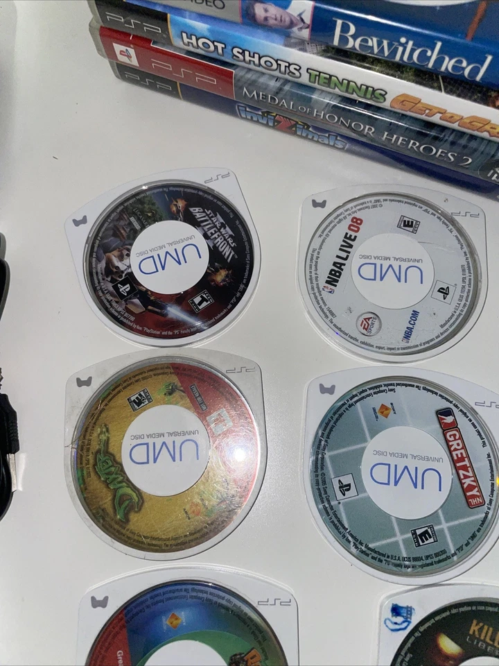 Console Sony PSP 3001 Slim preto pacote 9 jogos 2 UMD - estojo rígido - Imagem 4 de 4