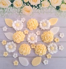 (07) Yellow&White Edible Fondant Flowers Roses Bouquet with Leaves Cake Toppers