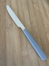 Stainless Flatware BLUE GREY Plastic Rounded Tip SERRATED DINNER KNIFE 8 5/8”