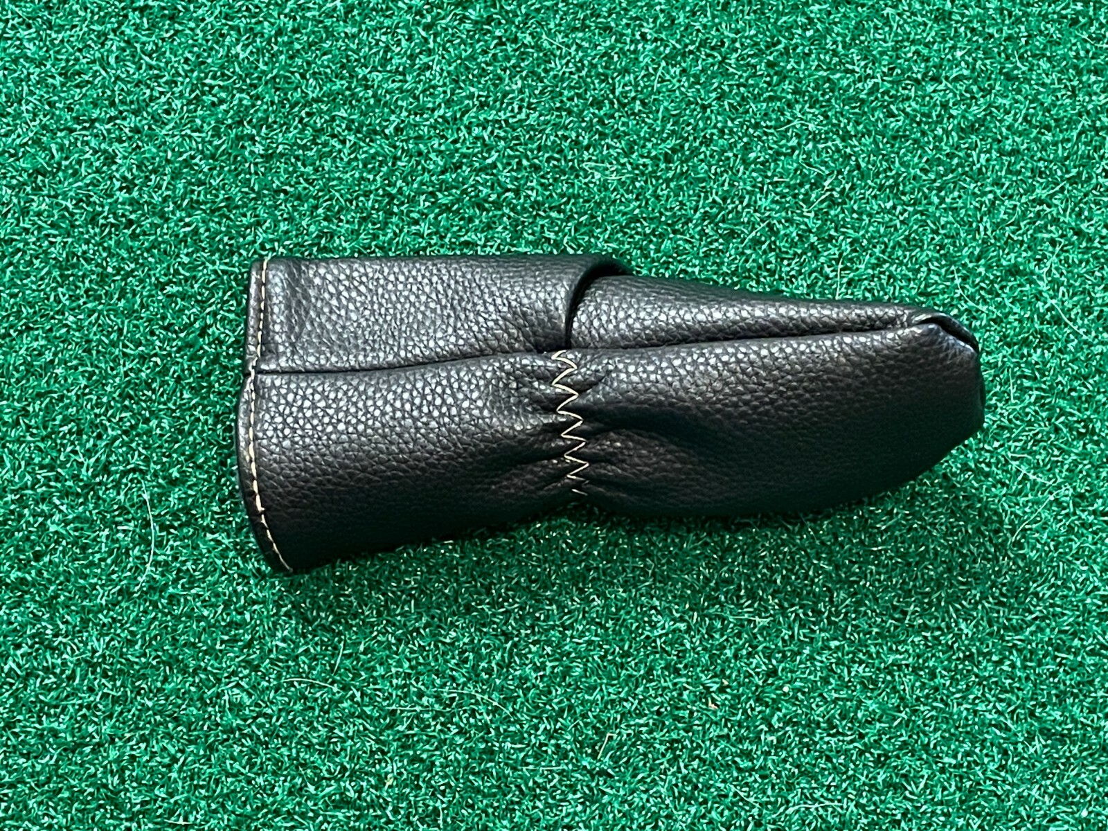 8 IRON GOLF CLUB HEADCOVER - Black Premium Leather Style Head Cover GREAT