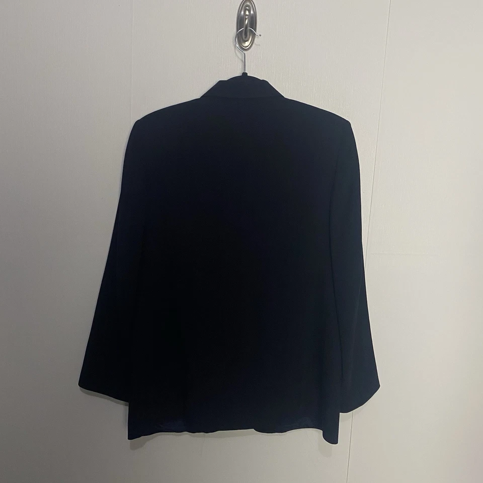 Paul Stuart Navy Blue Wool Mohair Blend Three Button Blazer Size 44. - Image 4 of 4