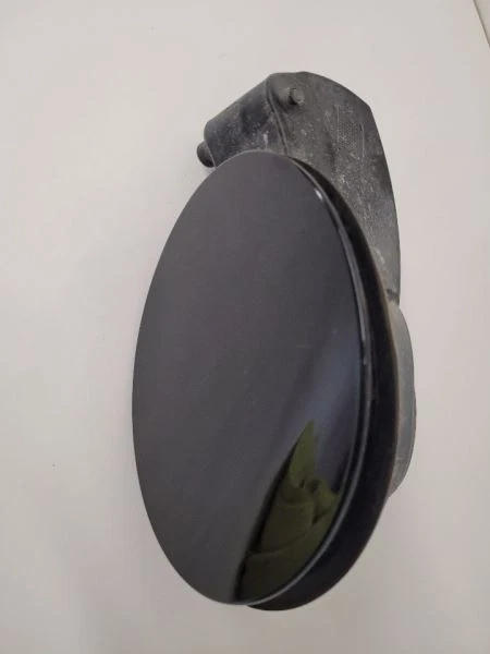 Ford Explorer 2016 puerta de llenado de combustible negra Foto 2 de 4