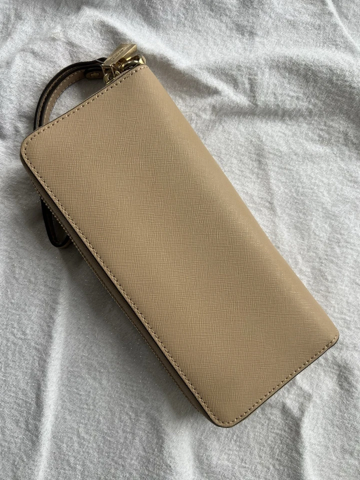 Cartera Muñequera MICHAEL KORS Logotipo y Cuero Saffiano Desnudo Cremallera Alrededor - Genuina Foto 4 de 4