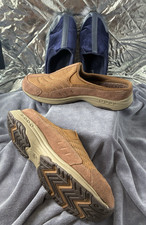 Lot of 2 Pairs Easy Spirit Traveltime Clogs Brown and Blue 10W Leather/Fabric