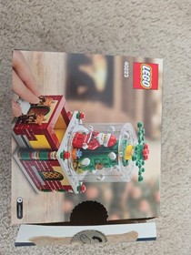 Lego 40223 Seasonal Snowglobe Santa Used Complete