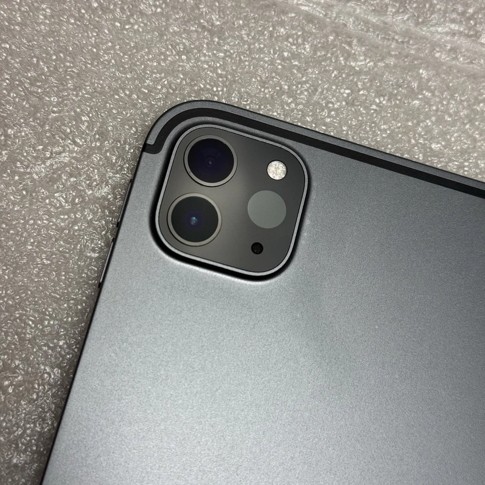 Apple iPad Pro 5. Gen — 1TB Wi-Fi + Cellular 12,9 Zoll ⚡️Blitzversand⚡️ - Bild 4 von 4