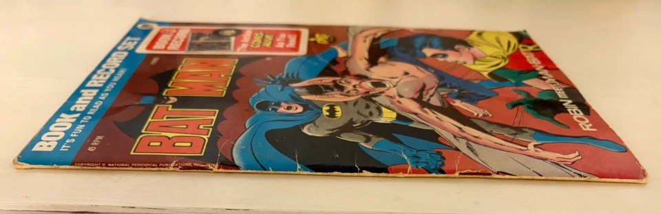 Batman Comic Book and Record Set Robin Meets Man-Bat 45 rpm - Image 4 of 4