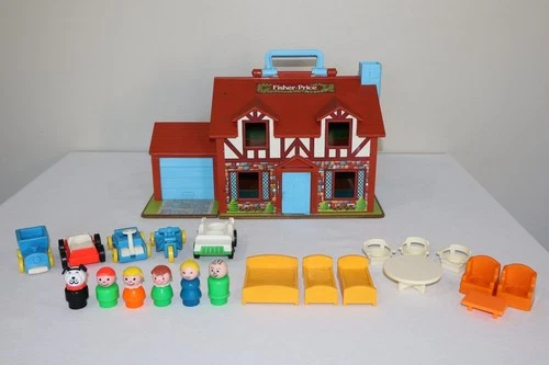 Vintage 1980 Fisher Price Little People Tudor House #952 w/ People & Accessories