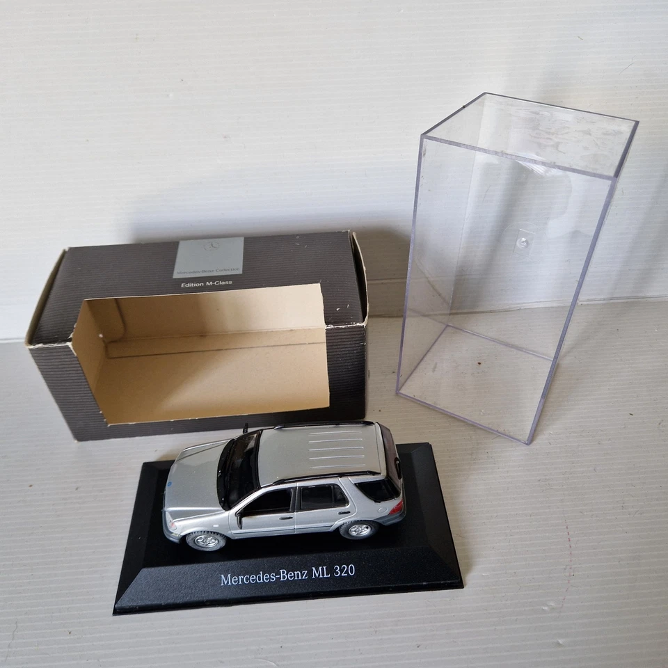 MERCEDES BENZ ML 320 MINICHAMPS 1/43 + neuve BOITE - Photo 3/4