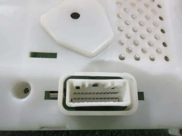 HINO Dutro 2005 VF-XKU304E Speedometer [Used] [PA53789878] - image 3 of 4