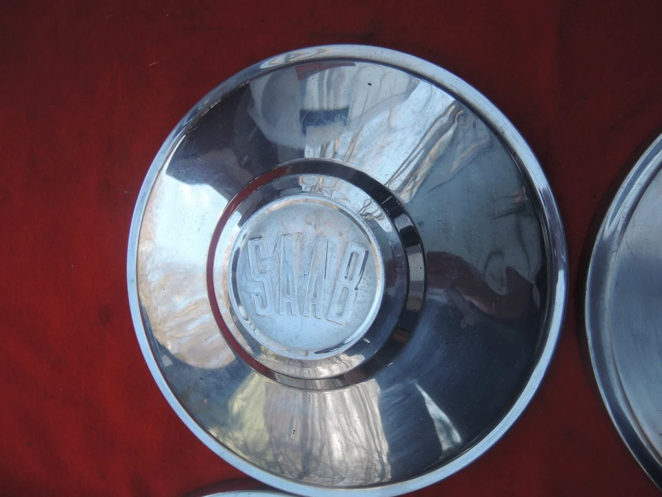 SAAB SONETT Usado Original Juego de 4 Tapacubos con SAAB Grabado para Reparar y Pulir Foto 3 de 4