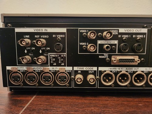 Panasonic AG-DS555 S-VHS Video Cassette Recorder *Power On - No Further Testing* - 第 9/11 張圖片