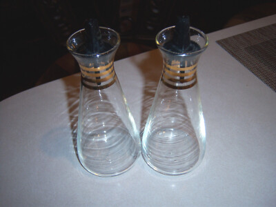 VTG ATOMIC MCM NEAT!! PYREX Glass Salt & Pepper Shakers Carafe Style 50s-60s #10