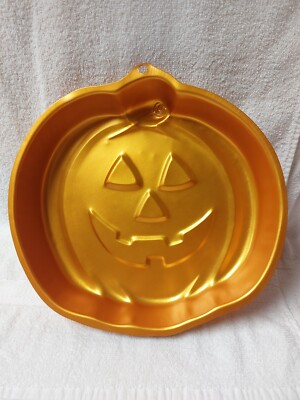 2002 Wilton Cake Pan Jack-O-Lantern Pumpkin Shape Mold  Insert Recipe Baking 