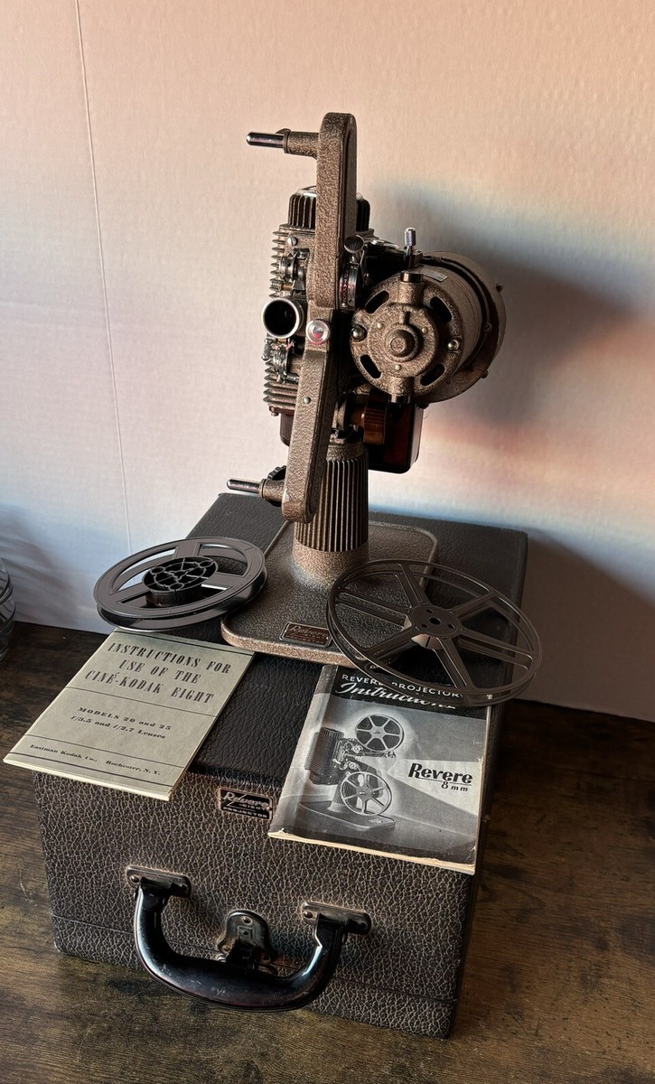 Vintage Revere Eight Model 85 8mm Projector W Carrying Case - Near