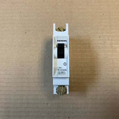Siemens 5SN1 NG32A, 5SN2NG10A, 32 Amp 1 Pole, 240 / 415 V Circuit Breaker